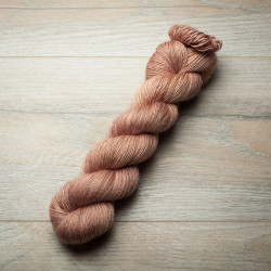 Kakkoslaatuinen - Silky Single Sepia