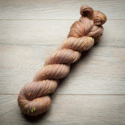 Kakkoslaatuinen lanka - Neon Donegal Tweed Sepia