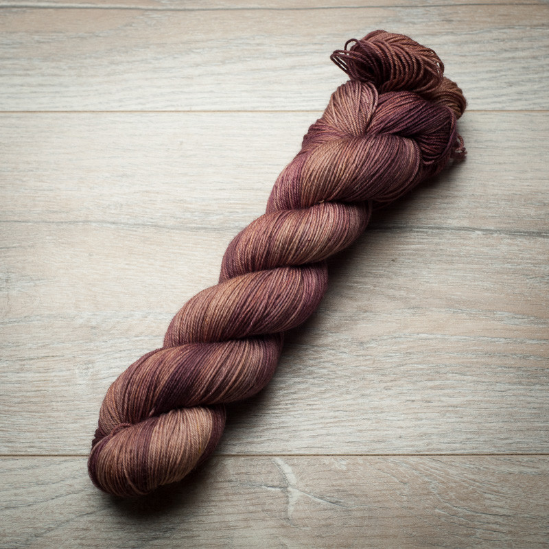 Kakkoslaatuinen lanka - Merino Sock Chocolate Cake In Costume